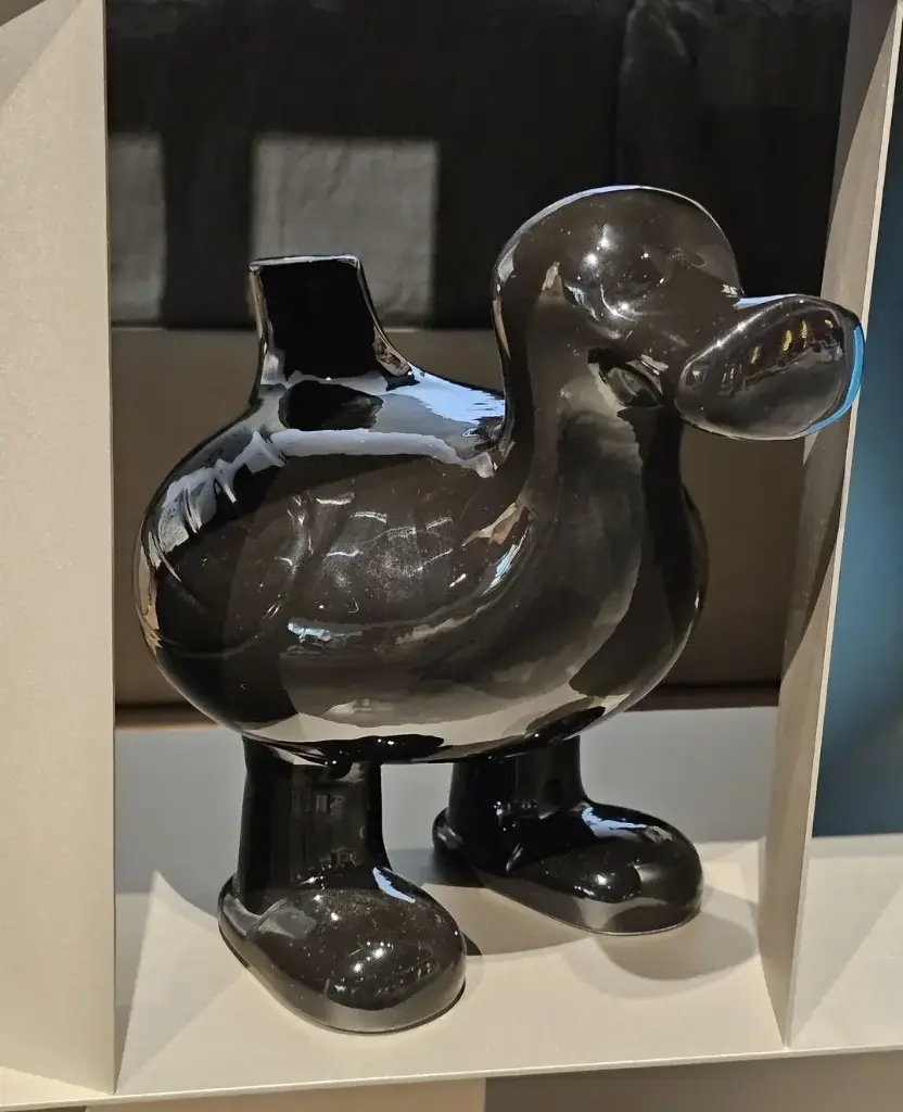 Pato Arturo pequeno negro