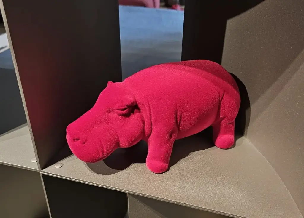 Hippo Mini Rubí en terciopelo